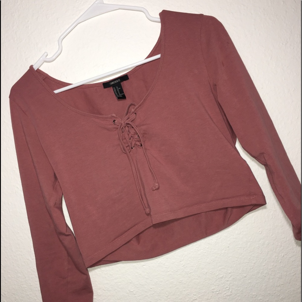 Long sleeve crop top.